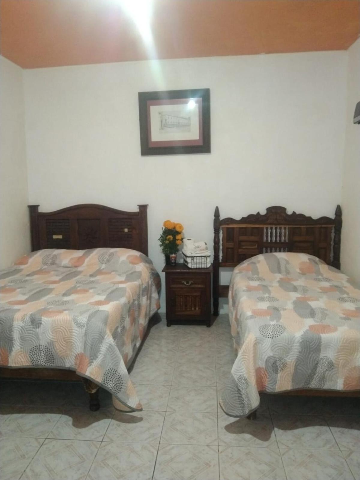 Casa Petirrojo - Habitaciones En Pátzcuaro Eksteriør billede